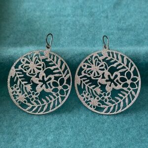 Silver flowered Earrings